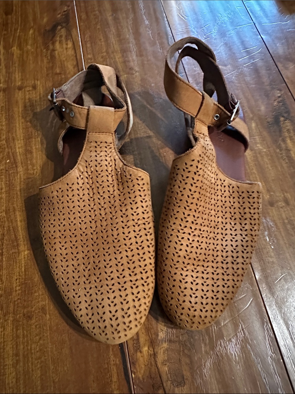 Timberland Women’s Perforated Leather Ankle Strap Flats Tan Brown Size 7.5